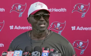 ampa Bay Buccaneers head coach Todd Bowles speaks to the media after practice at NFL football minicamp Thursday, June 12, 2025, in Tampa, Fla. (AP Photo/Chris O’Meara)